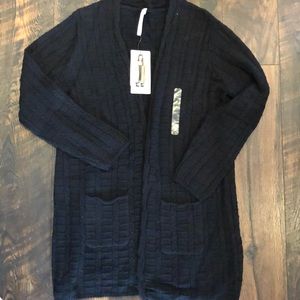 NEW- Leo & Nicole Women’s Cardigan Sweater-  XL